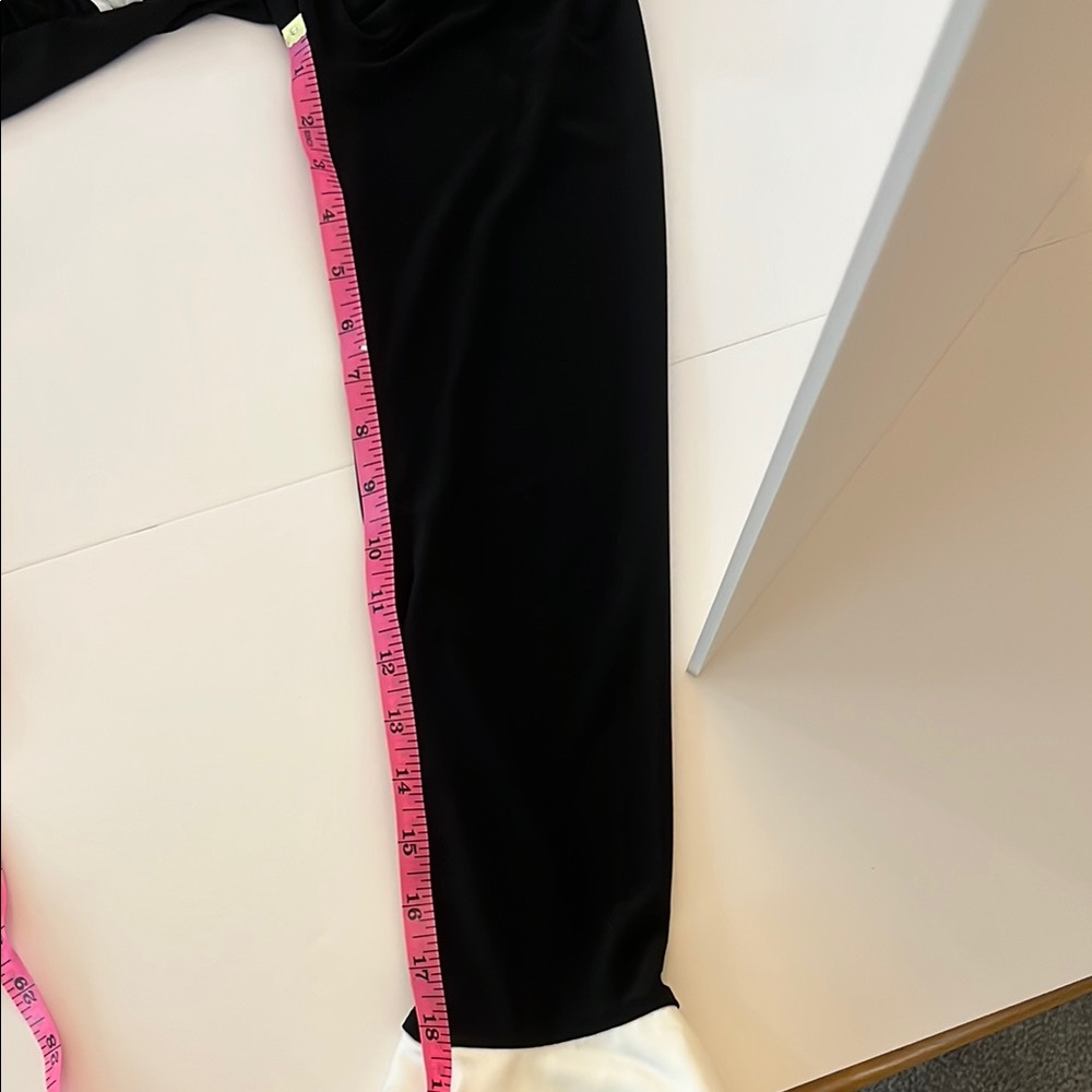 White House Black Market Elegant Black Top with White Accent Trim Size L - Picture 10 of 13